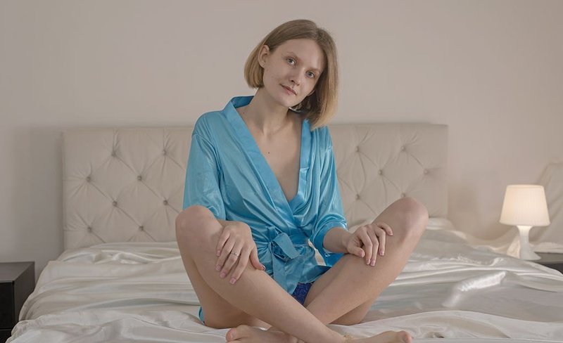 Оленка, 25